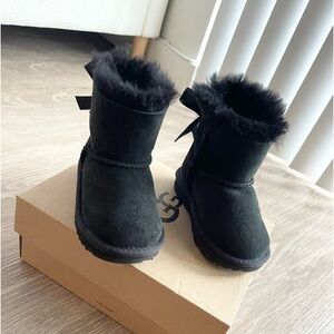 UGG Mini Bailey Bow II Boot - Toddler 6c
